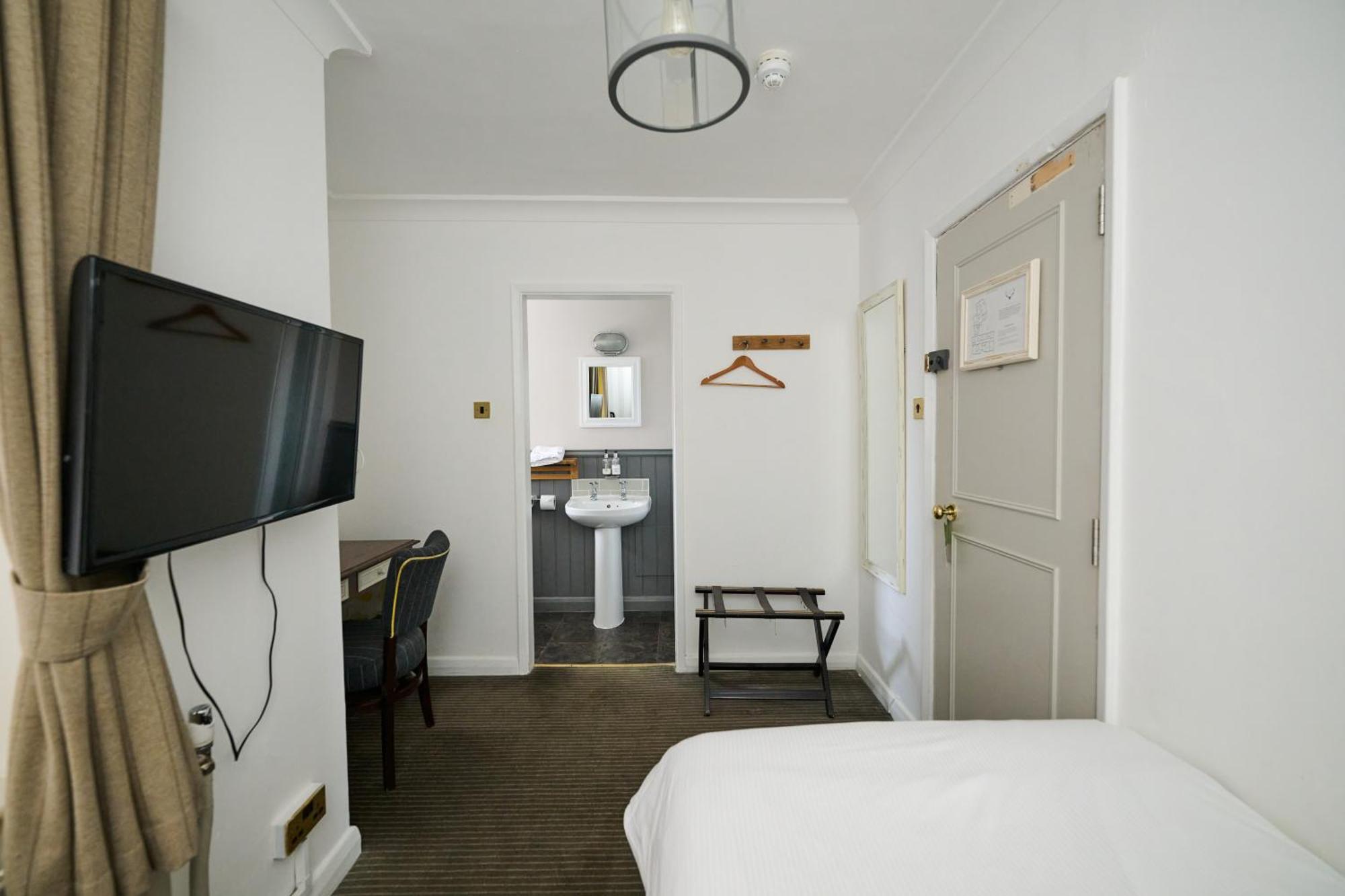 White Hart, Newmarket By Marston'S Inns Extérieur photo